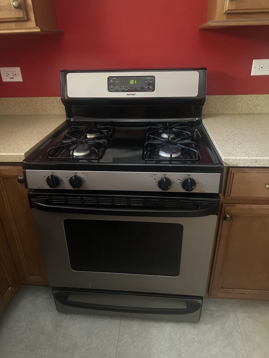 Hotpoint Gas Range - photo 2
