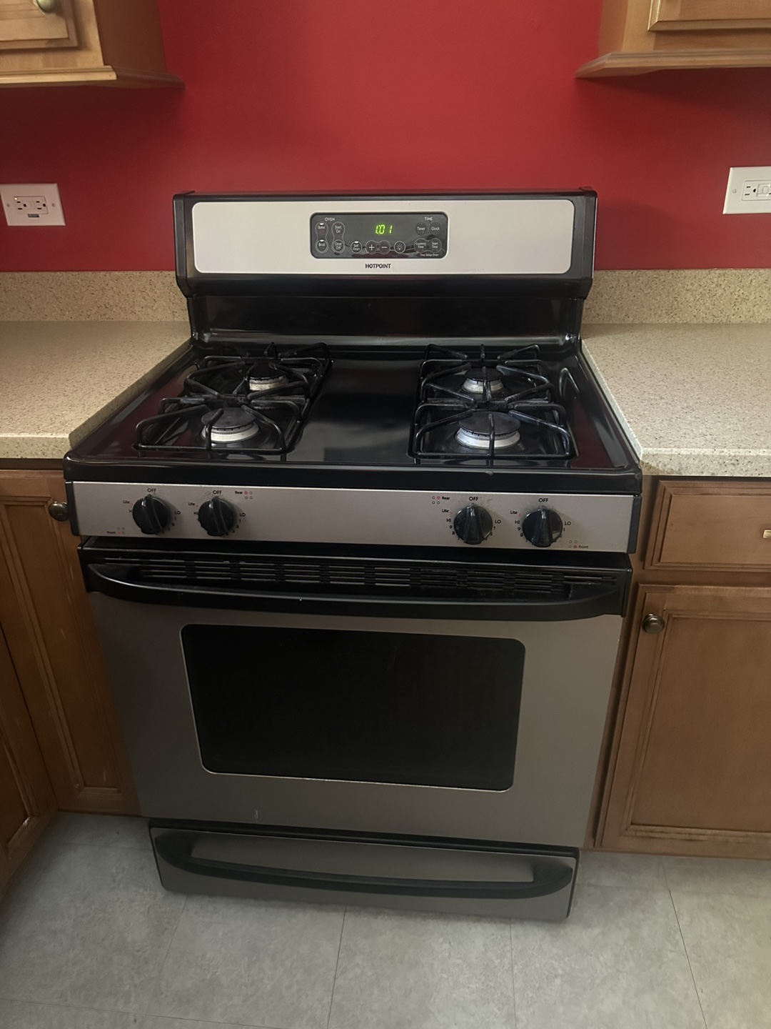 Hotpoint Gas Range - photo 3