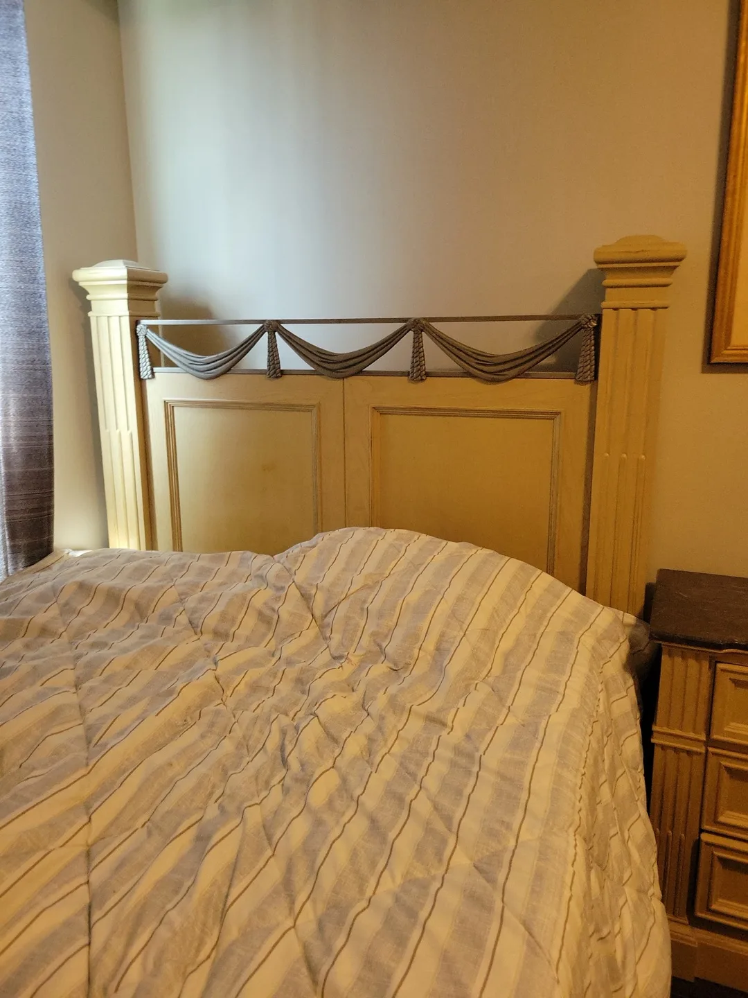 Ethan Allen Stanley Furniture Bed Frame thumbnail