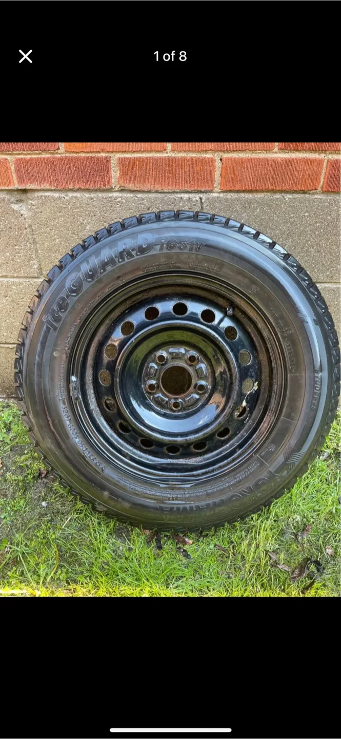 Yokohama IceGuard IG51v Winter Tire 215/70R16 Set thumbnail
