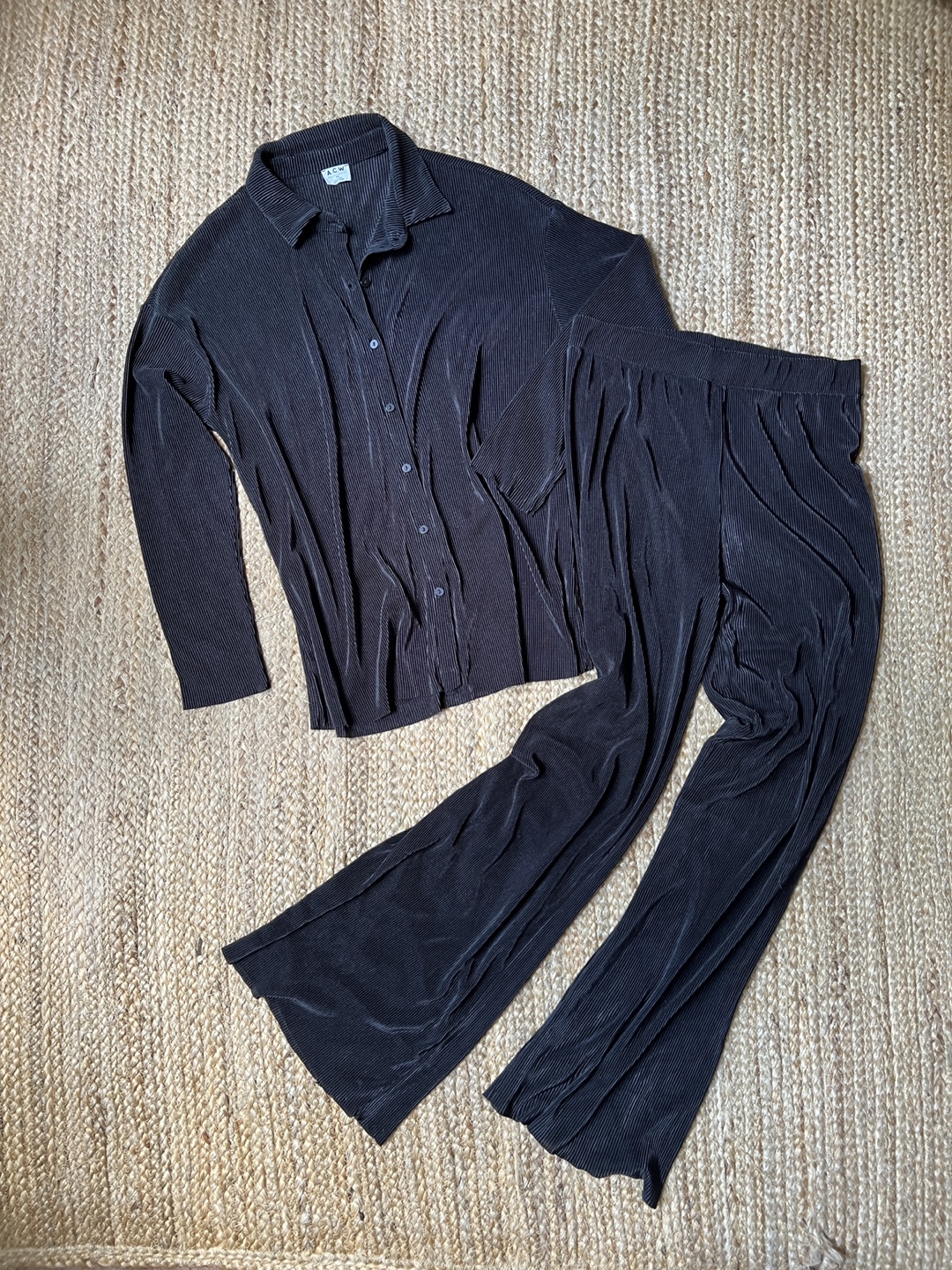 A.C.W. Plissé Shirt & Pants Set - Size M/M