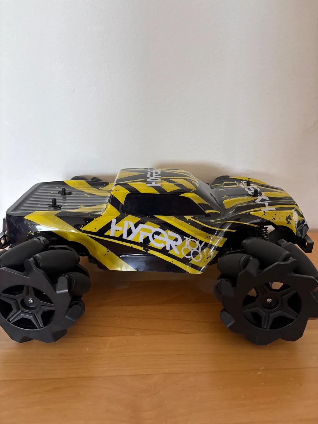 Hyper Toy Company RC Stunt Car thumbnail