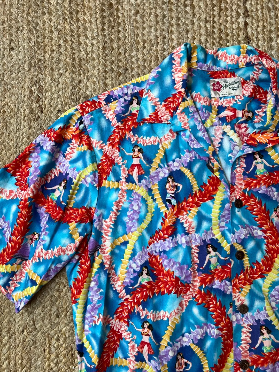 Hilo Hattie Hawaiian Shirt - Size L thumbnail