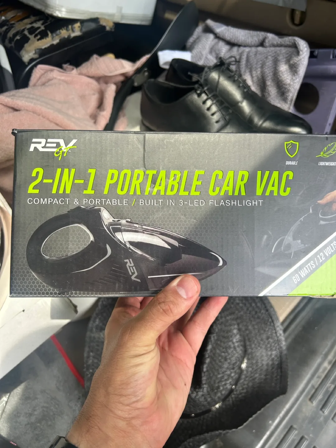 REV 2-IN-1 Portable Car Vac thumbnail