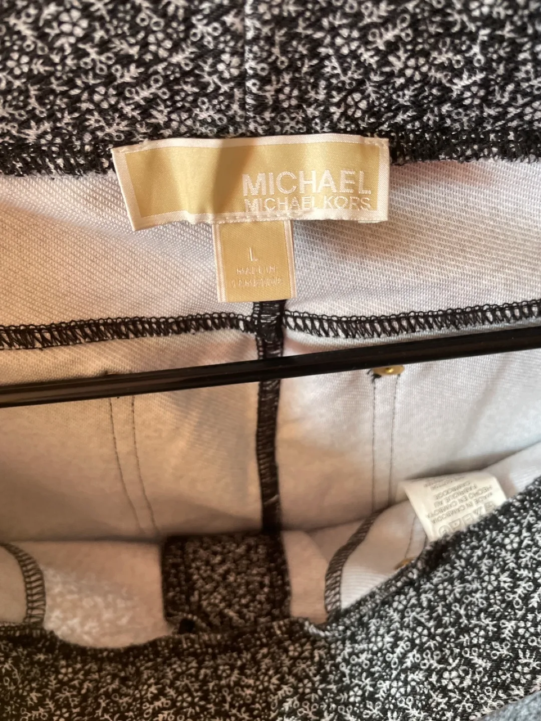 Michael Kors Floral Print Pants - Size L image indicator(3)