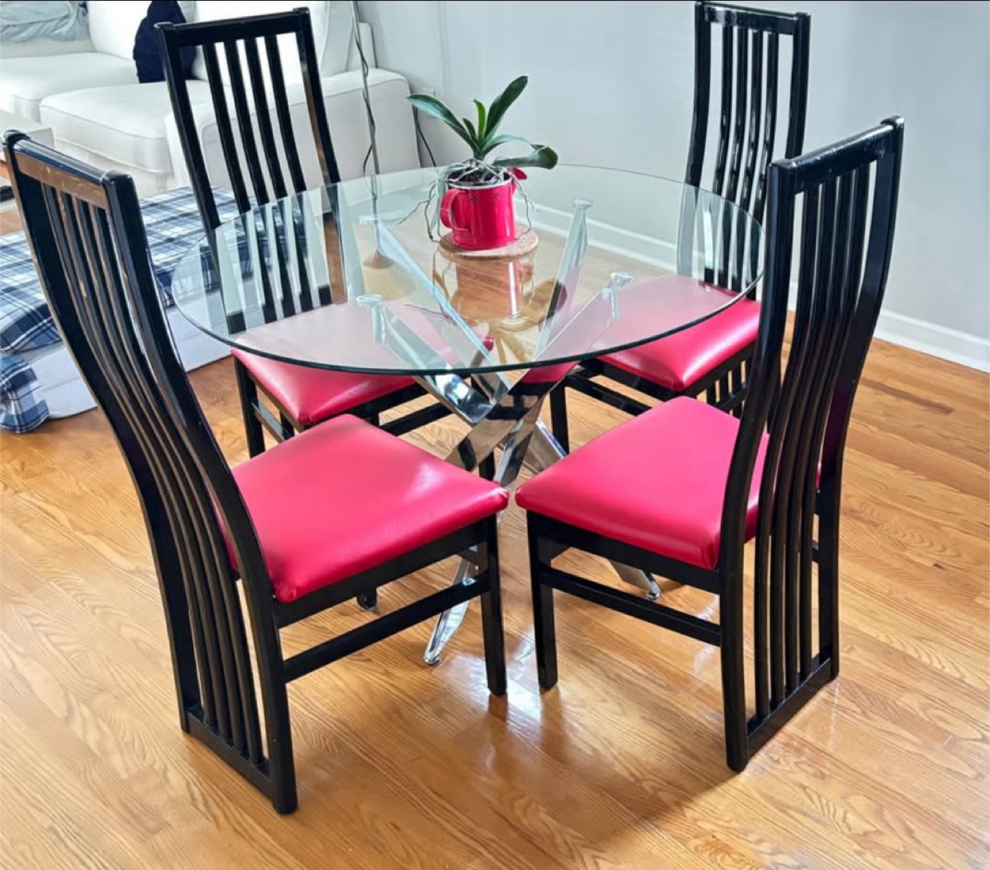 Set of 4 Dining Chairs - Red & Black