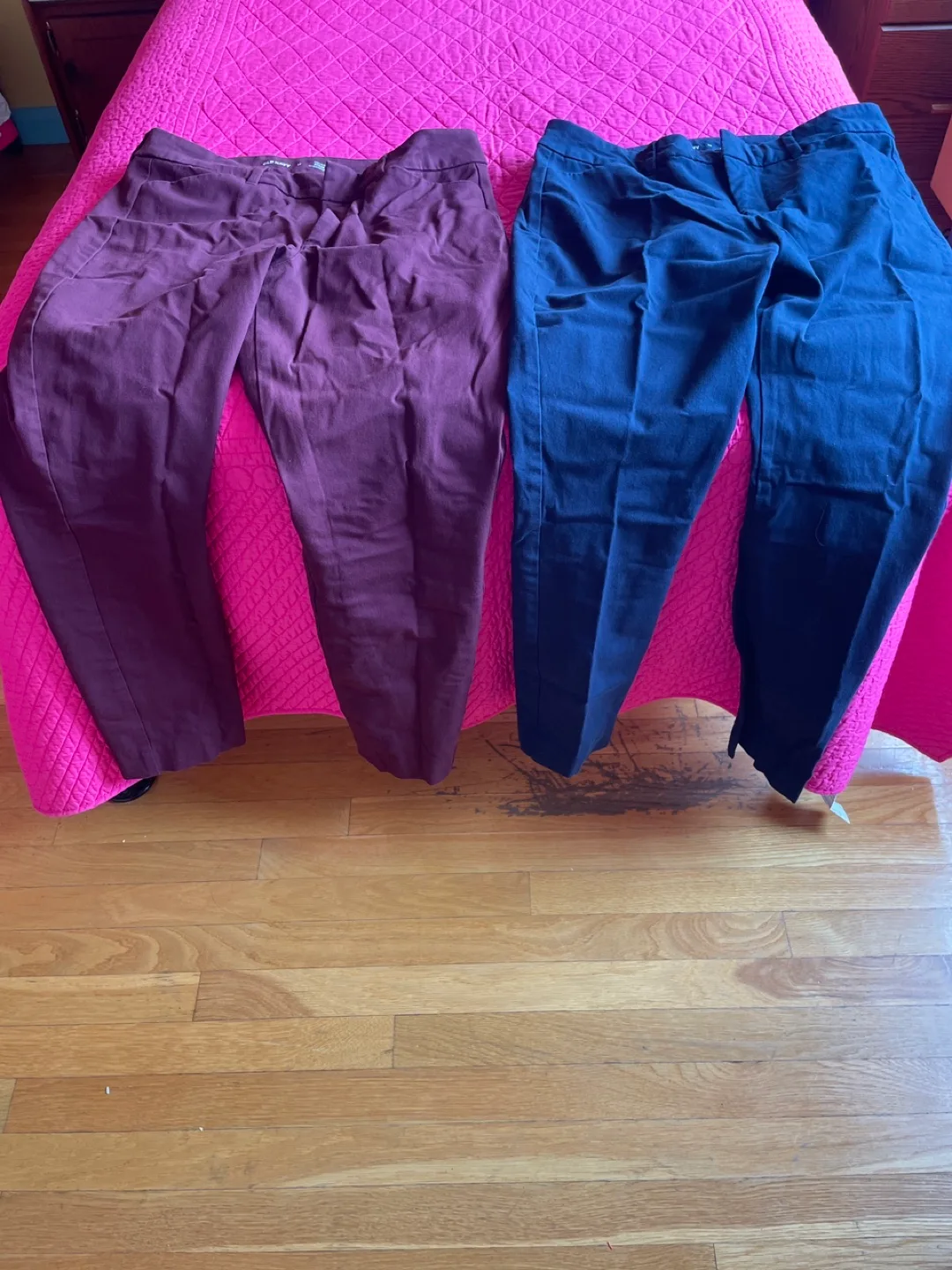 Old Navy Pixie Pants Size 12 - Burgundy & Navy image indicator(2)