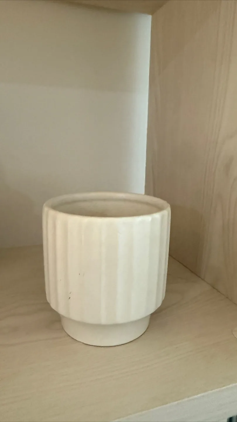 White Ceramic Ribbed Planter thumbnail