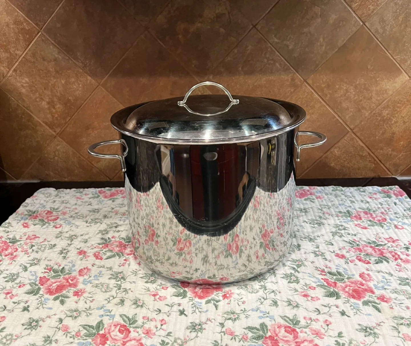 Large Stock Pot thumbnail