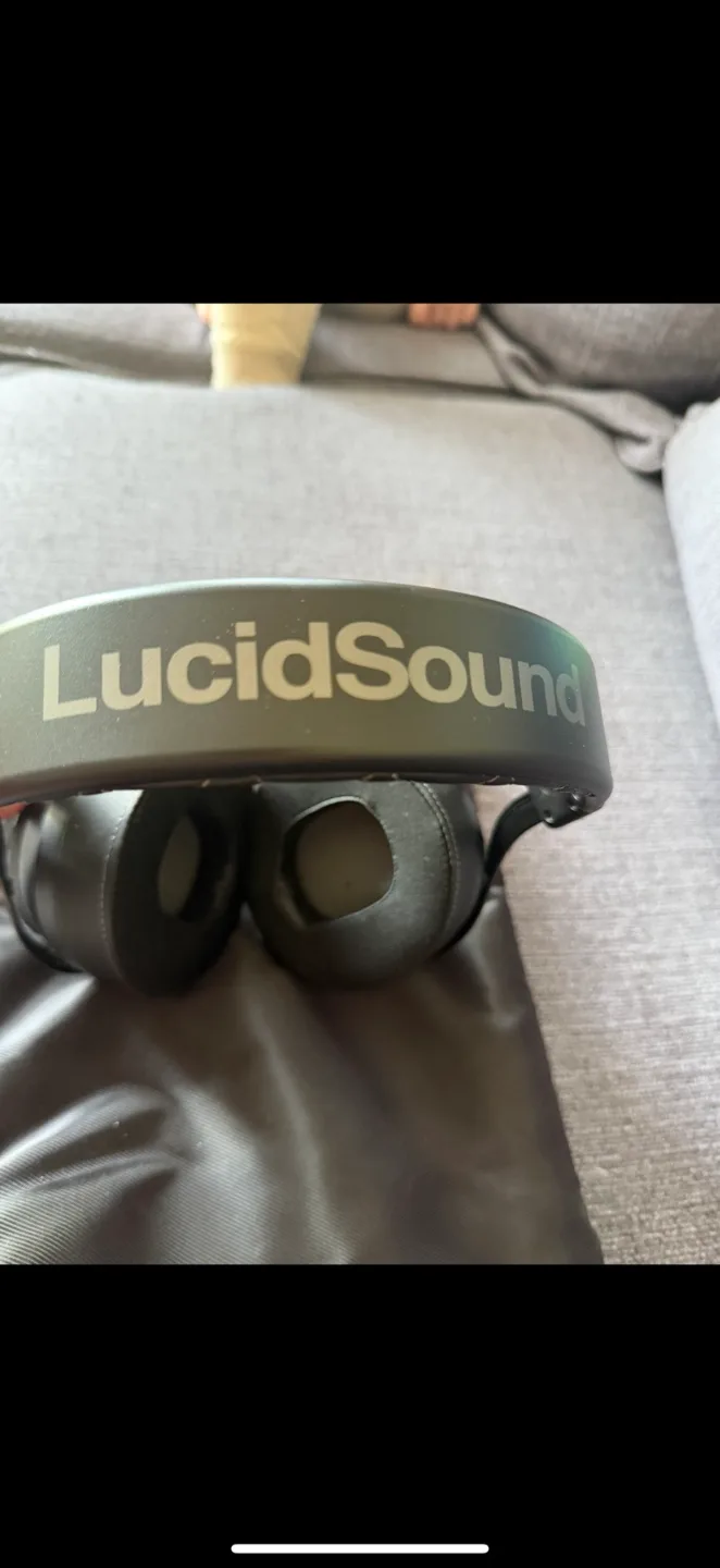 LucidSound LS35 Gaming Headset - Great Condition! thumbnail