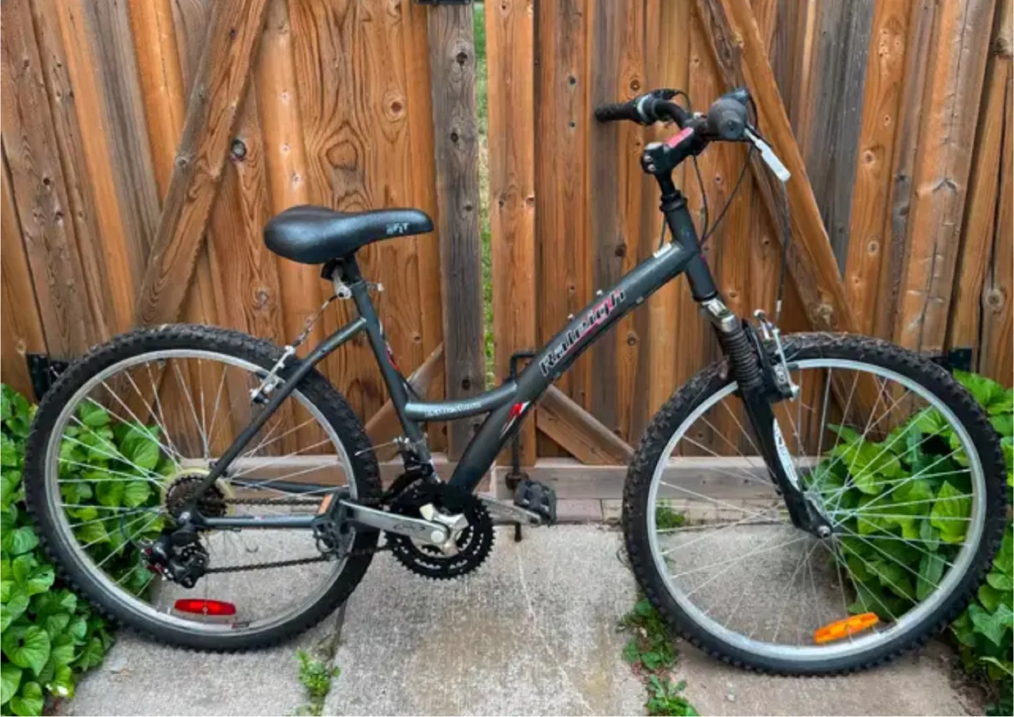 Raleigh Rockwood 7-Speed Hybrid Bike thumbnail