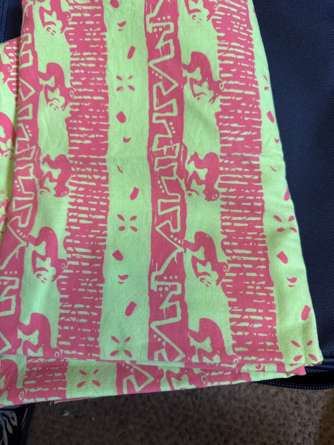 Fabric remnant - 58" x 30" - photo 2