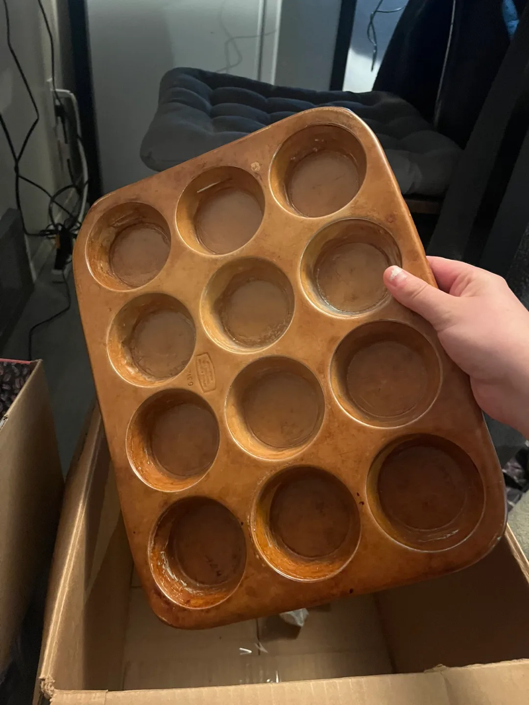Vintage Mirro Muffin Pan - 12 Cup 🇨🇦 thumbnail
