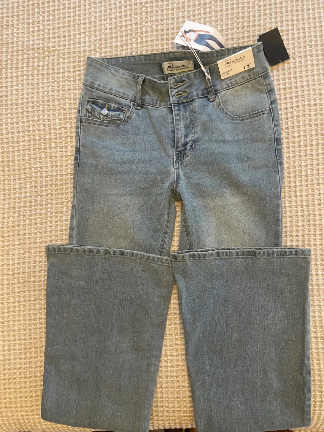 RE Generation by Celebrity Pink Jeans Size 1/25 thumbnail