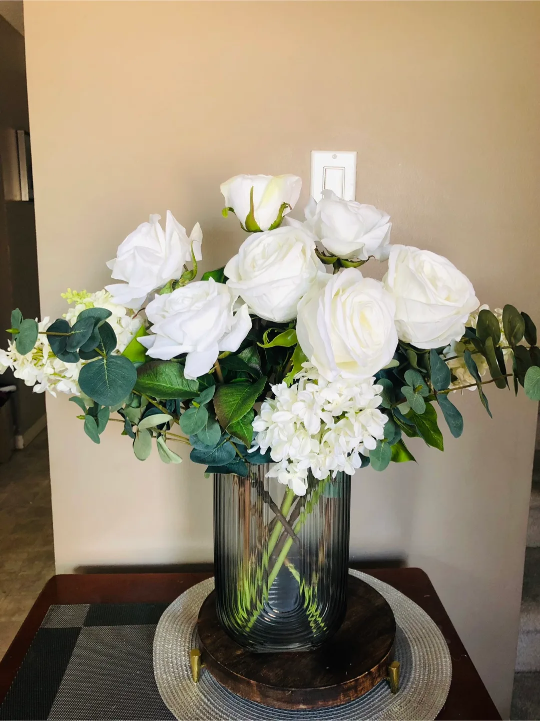 🇨🇦White Roses & Lilacs, Eucalyptus Greenery with Vase thumbnail
