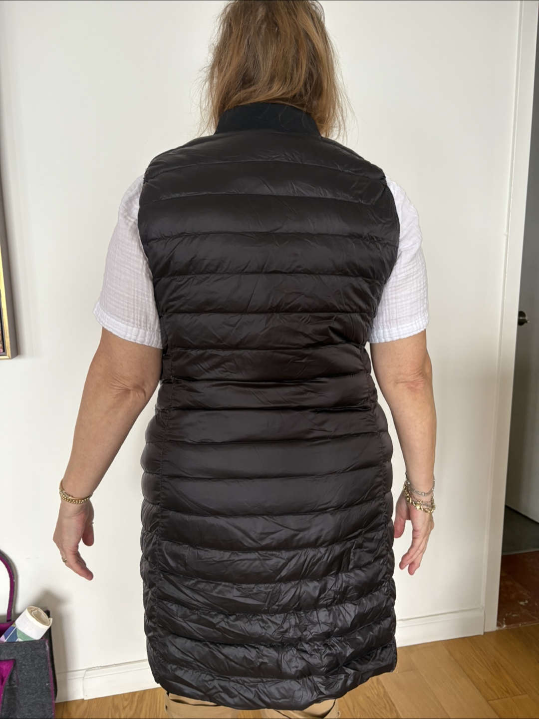 Long black ladies puffer vest - photo 2