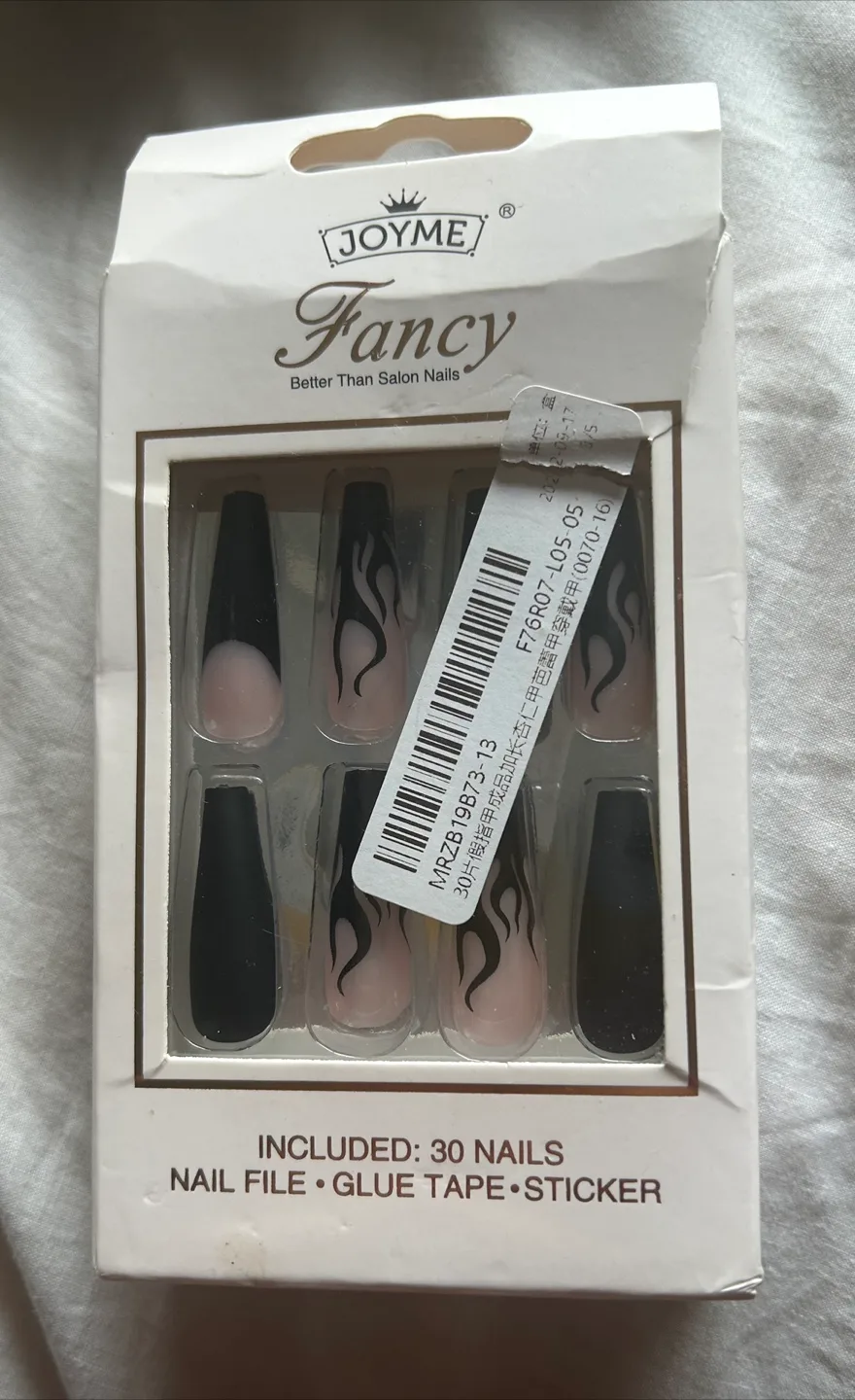 JOYME Fancy Press-On Nails - New in Box! thumbnail
