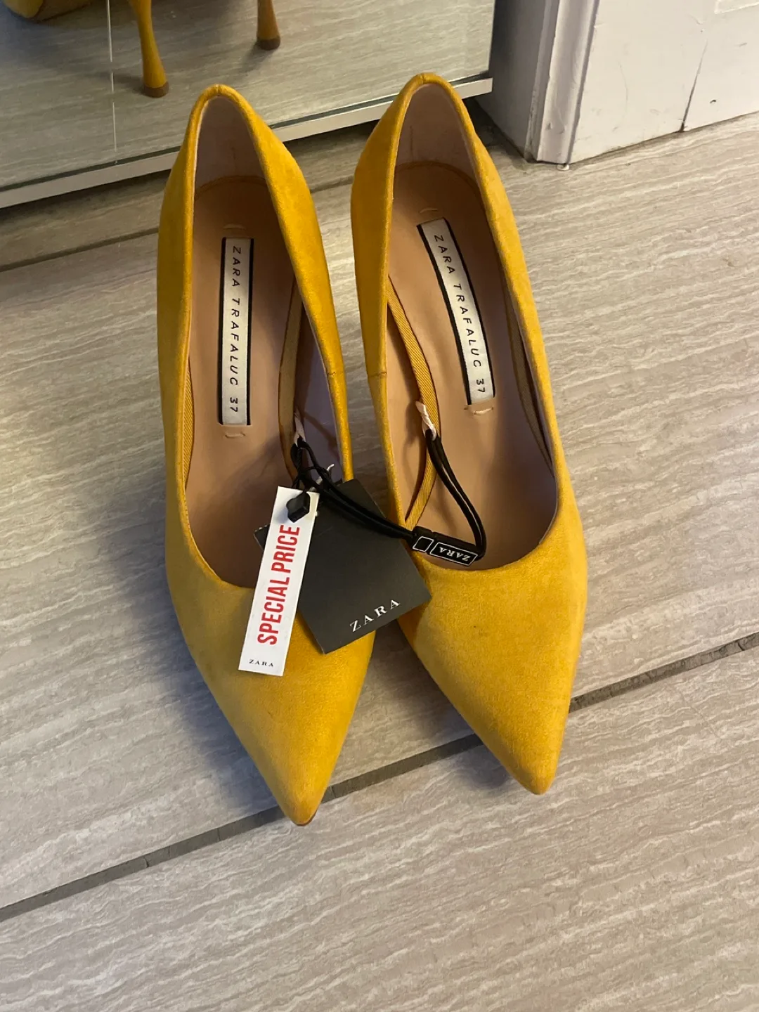 Zara Trafaluc Yellow Heels Size 37 thumbnail
