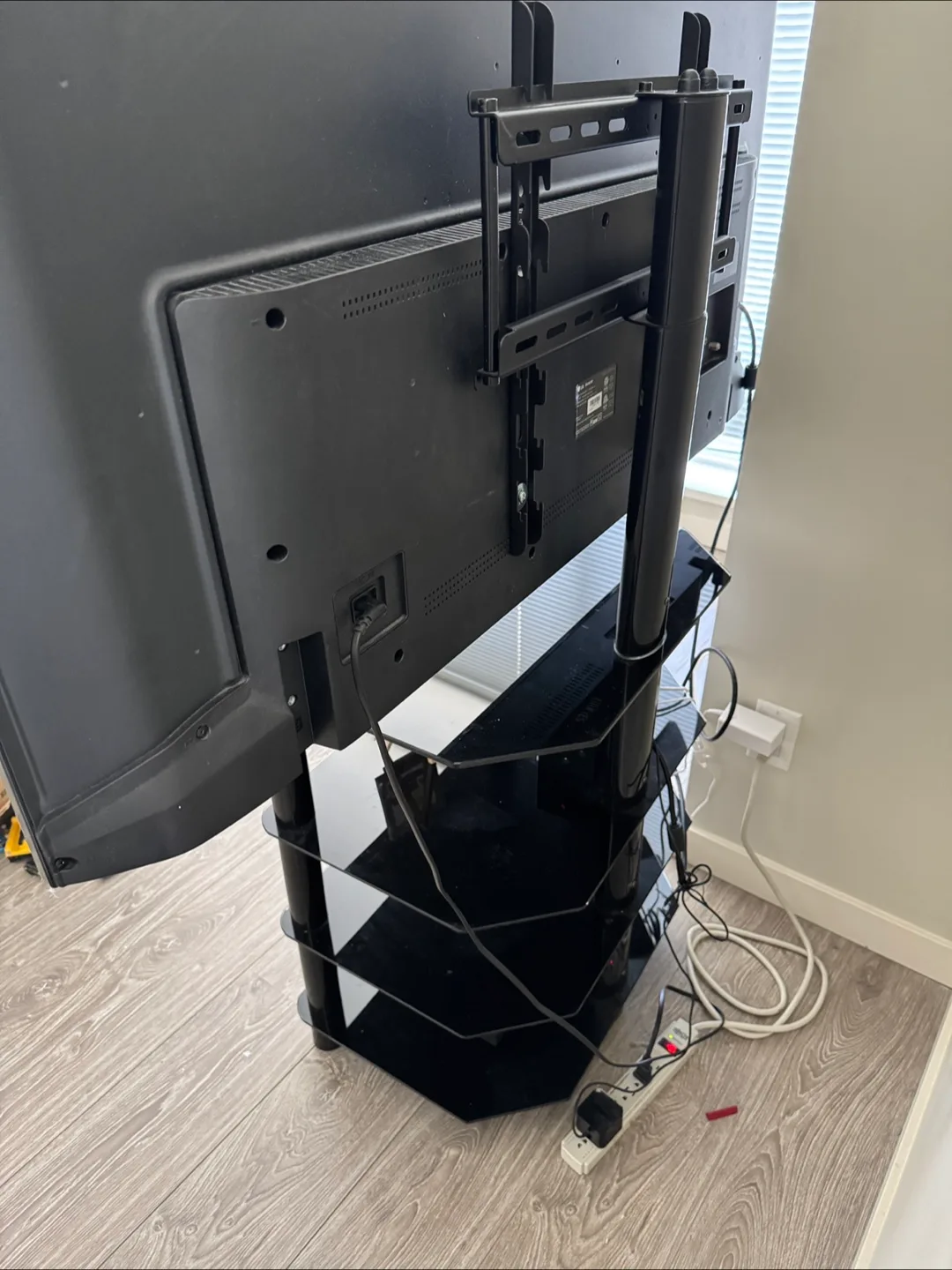 FITUEYES Universal Swivel TV Stand image indicator(3)