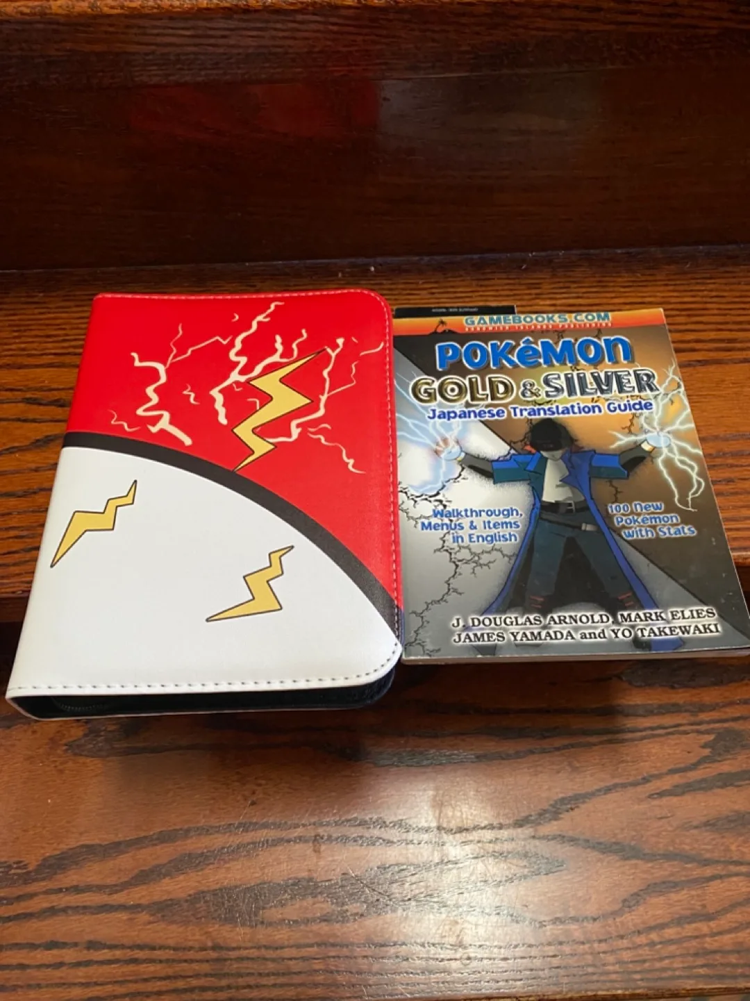 Pokémon Gold & Silver Guidebook & Card Binder thumbnail