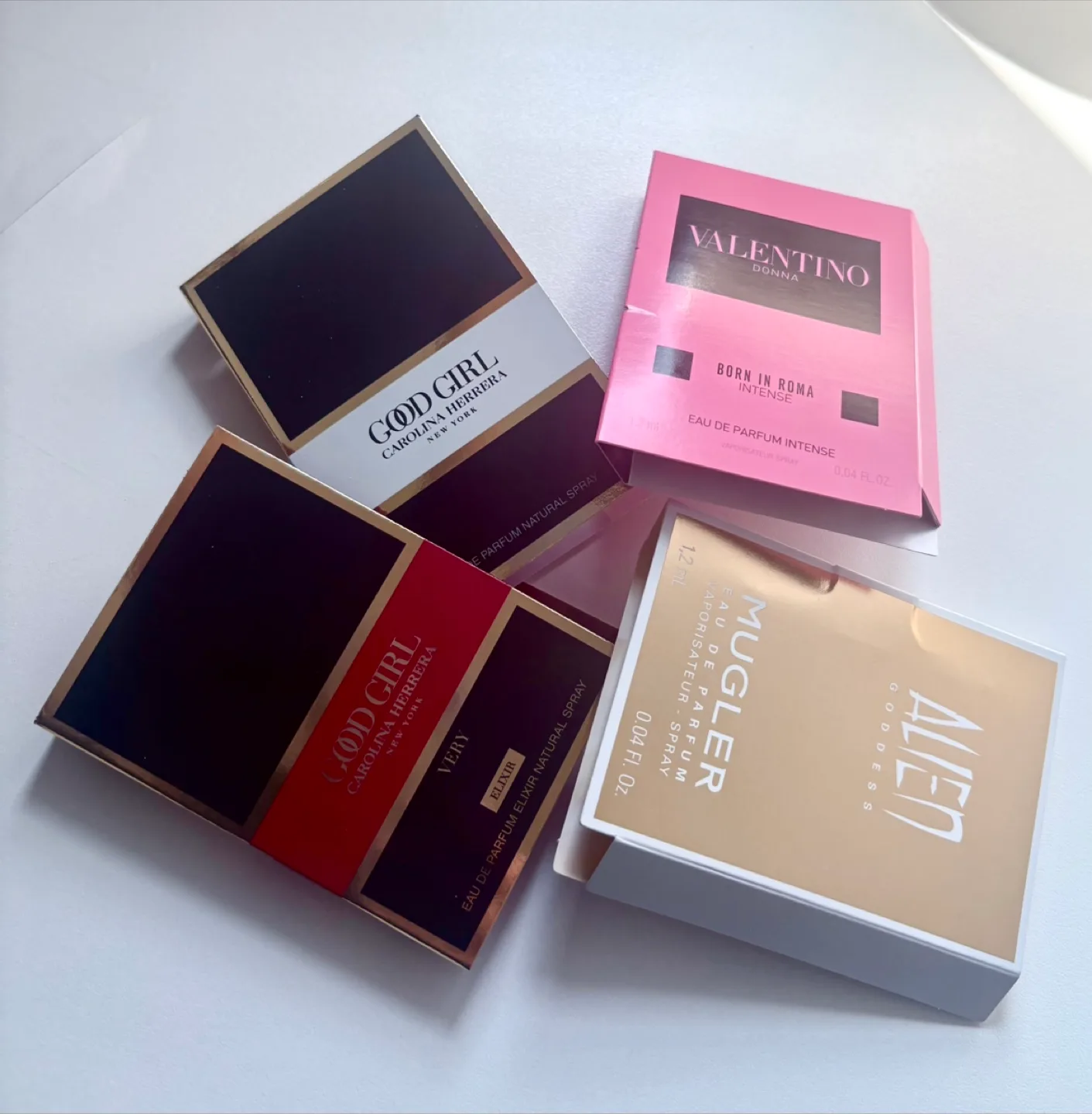 Fragrance sample bundle (brand new ) thumbnail