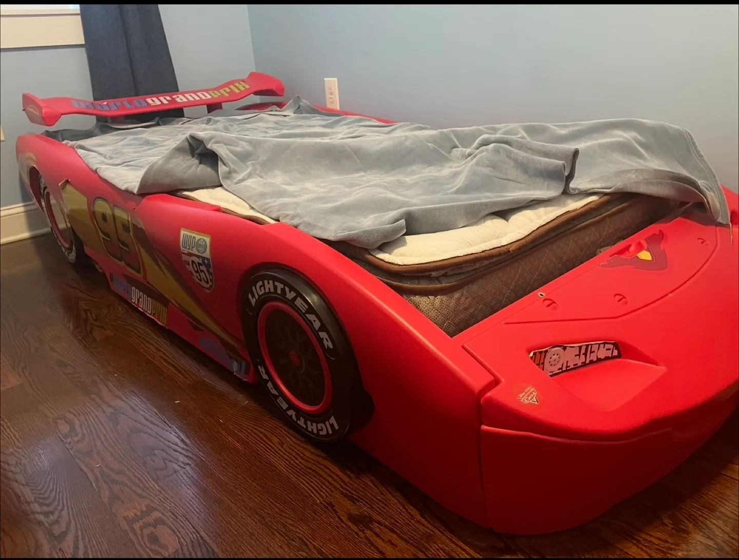 Disney Pixar Cars Lightning McQueen Bed thumbnail