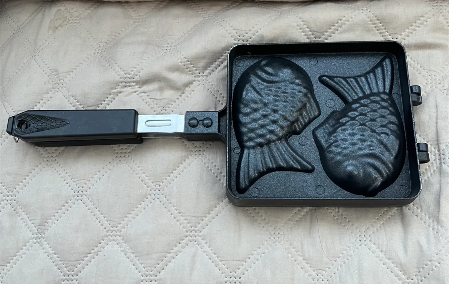 Taiyaki Pan - Fish Shaped Waffle Maker thumbnail