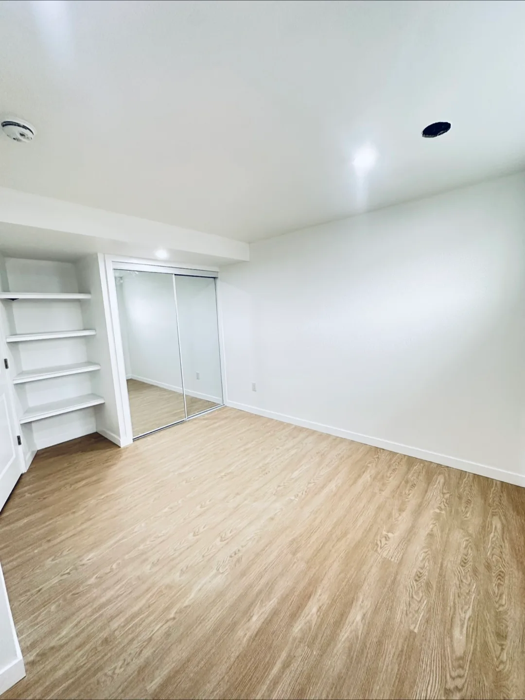 For Rent – Basement Suite image indicator(7)