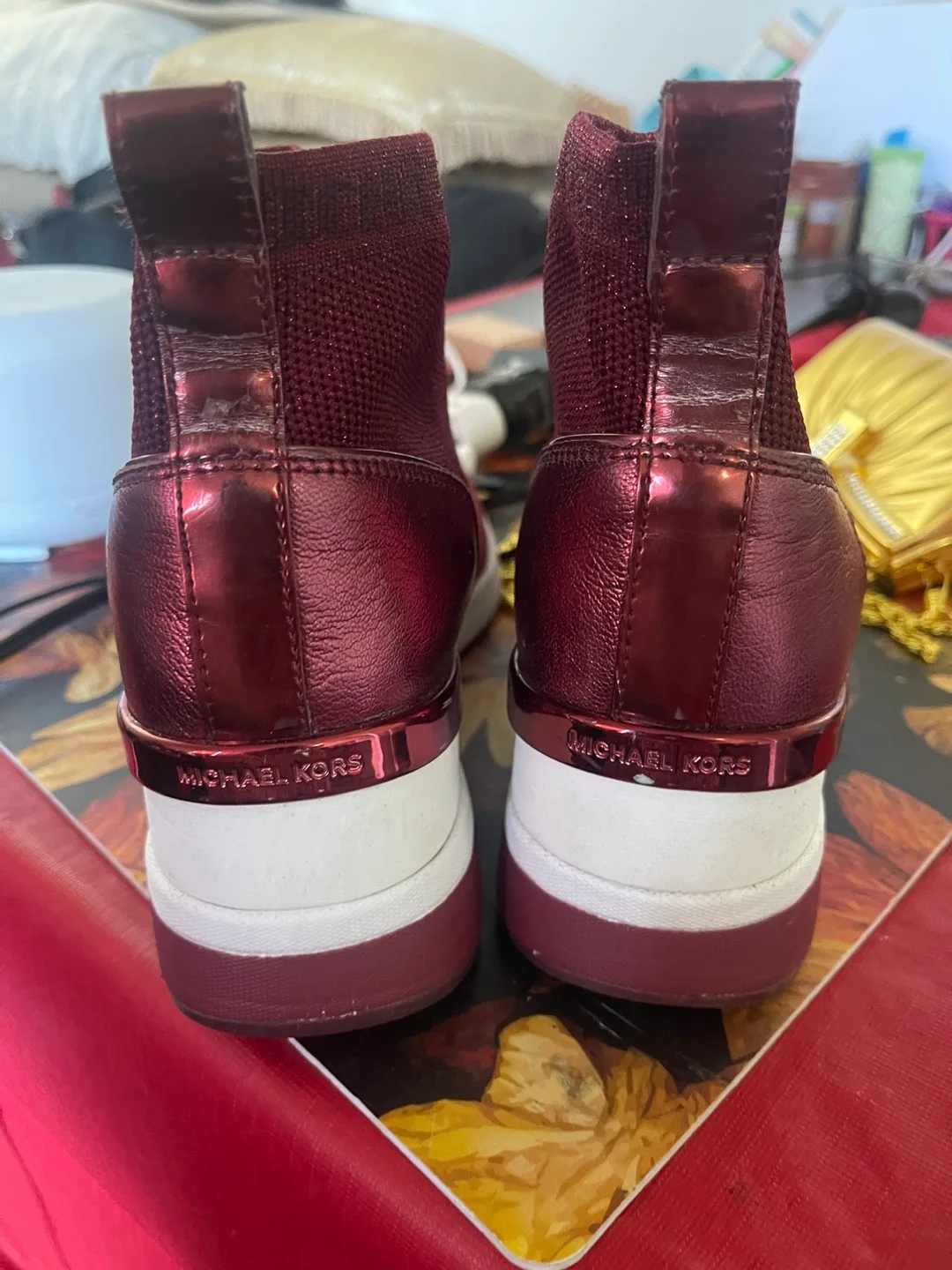 MK woman’s boots size 9 image indicator(4)