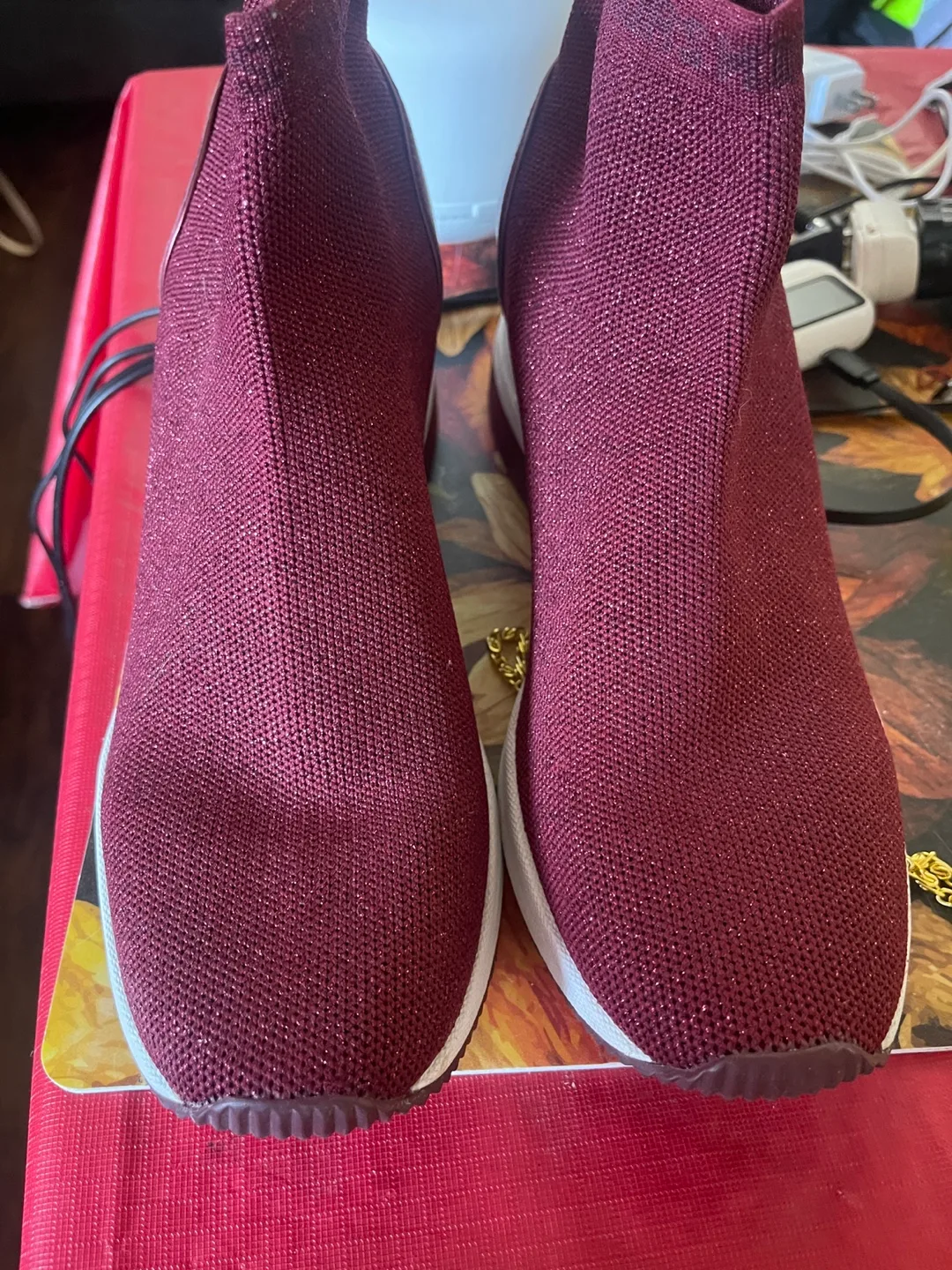 MK woman’s boots size 9 image indicator(3)