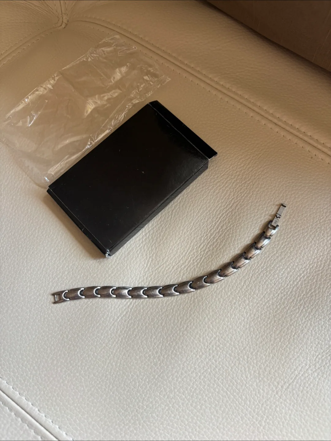 🍁🇨🇦MOMA stainless steel  Magnetic Bracelet with Box thumbnail