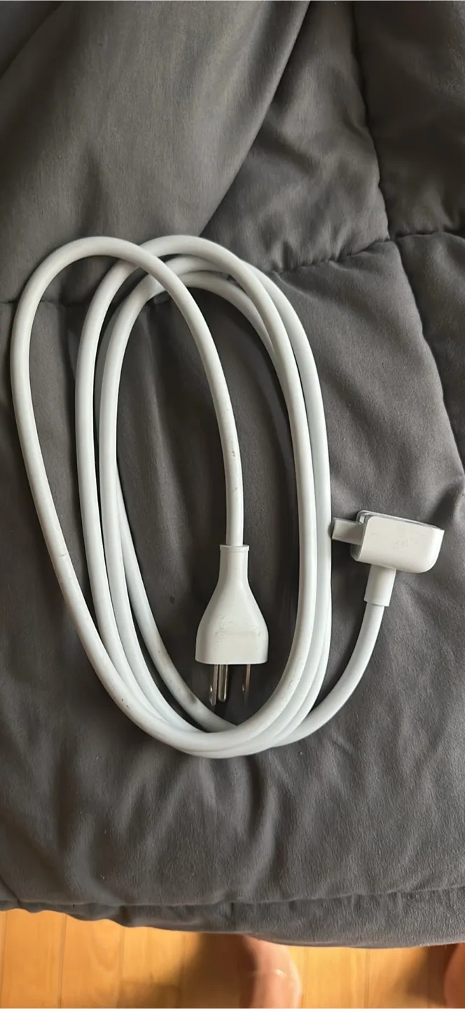 MacBook Air 13” 2017 macOS Monterey image indicator(5)