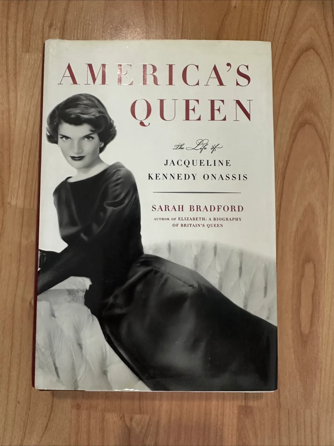 America’s Queen by Sarah Bradford thumbnail