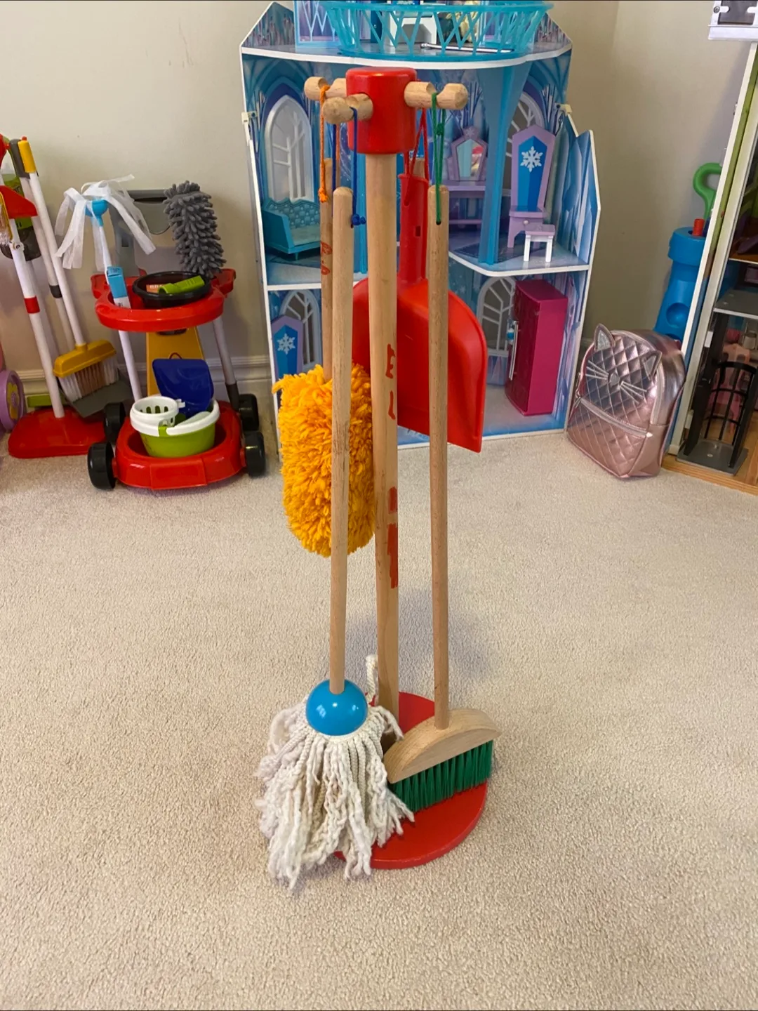 Melissa & Doug Pretend Play Cleaning Set thumbnail