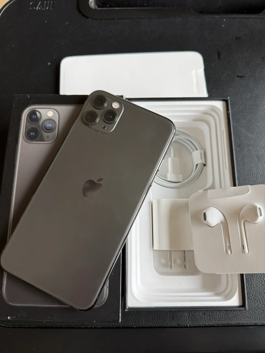 iPhone 11 Pro Max 64GB thumbnail