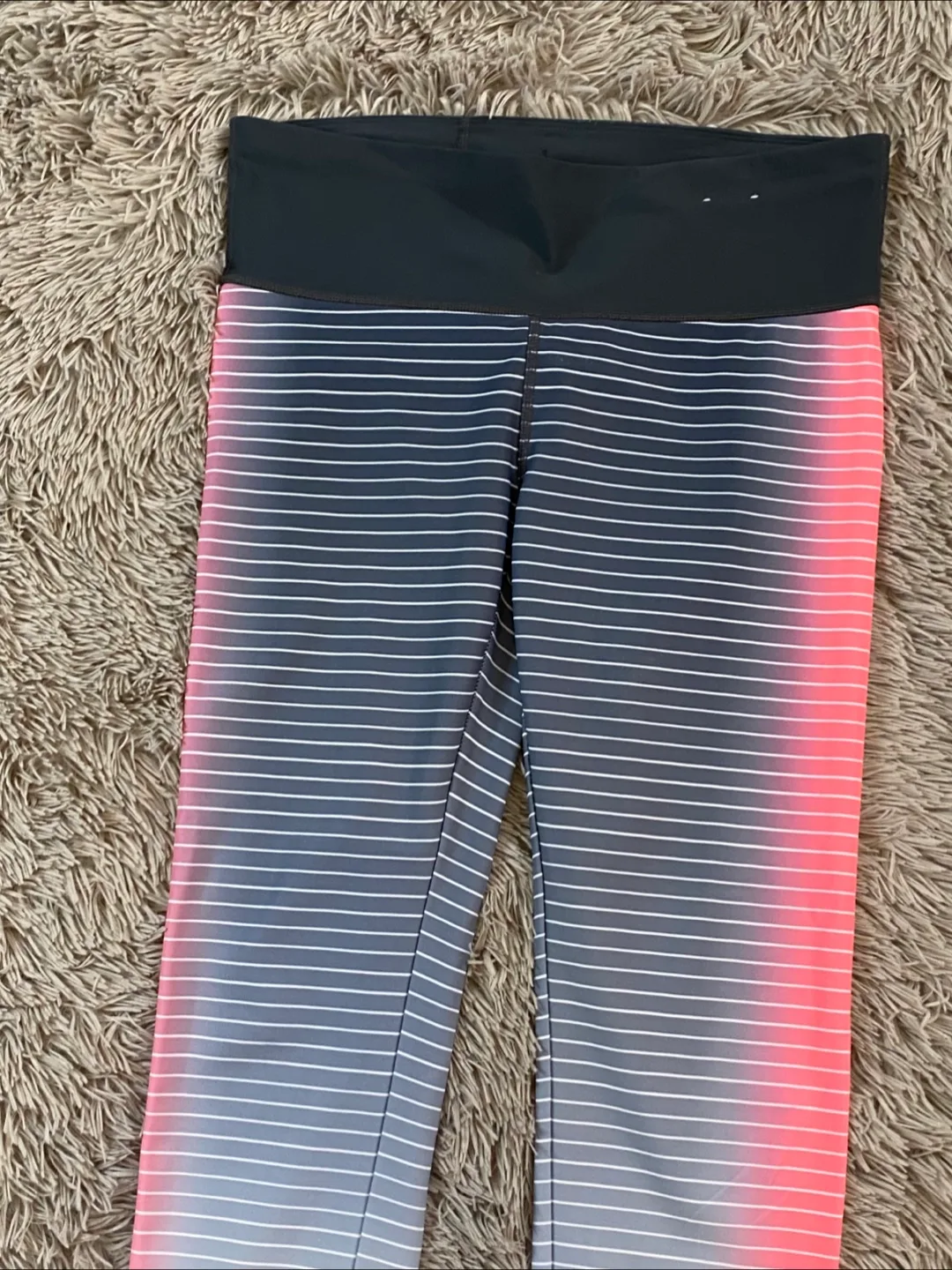 GapFit Gradient Striped Leggings image indicator(2)