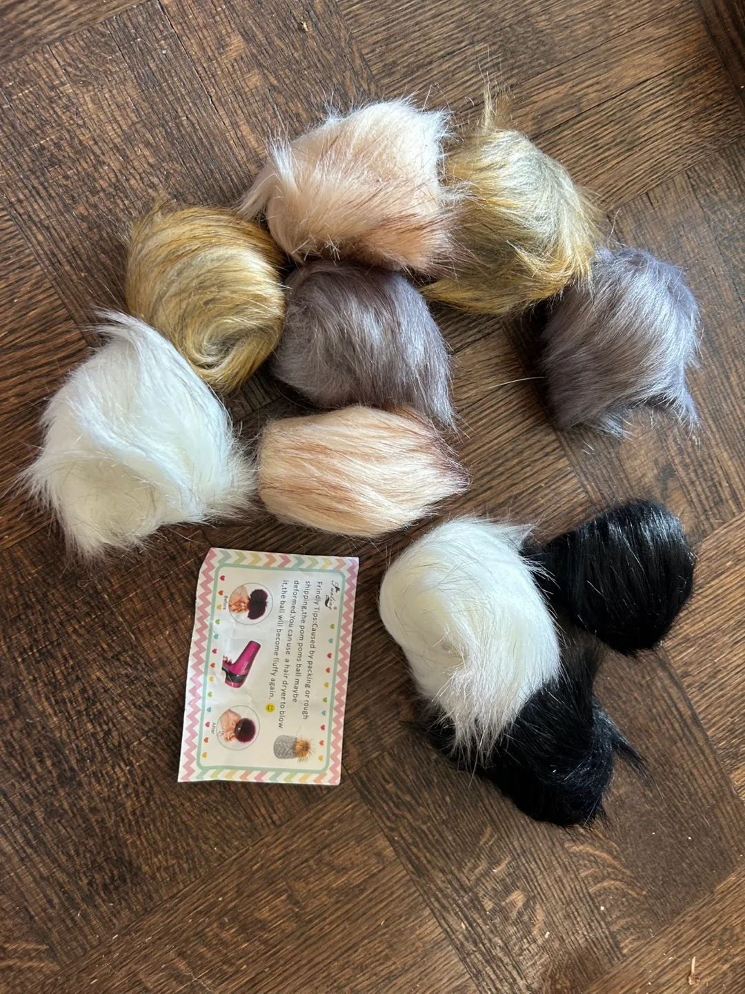 Pom poms thumbnail