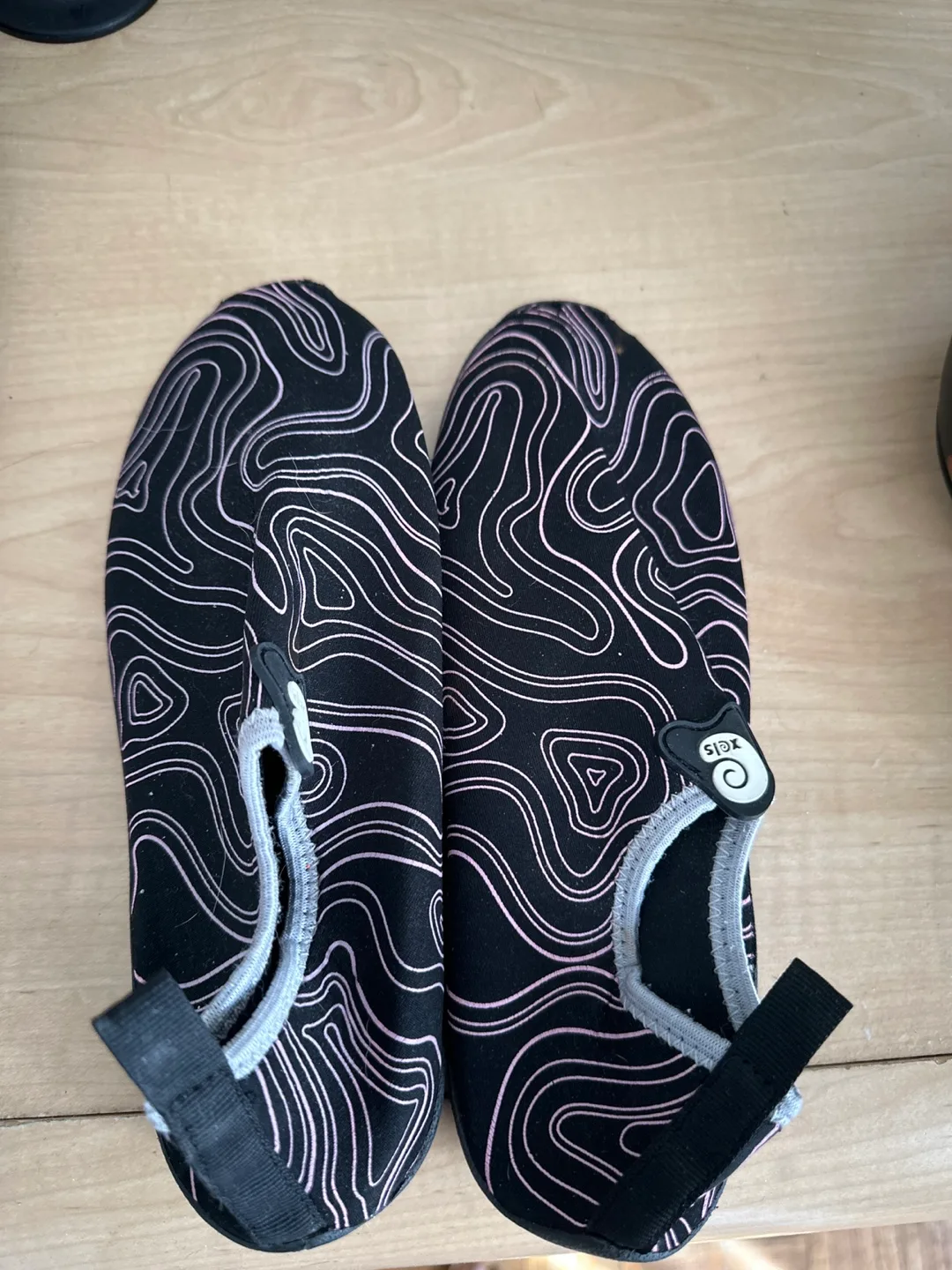 SXLS Water Shoes - Black with Pink Lines thumbnail