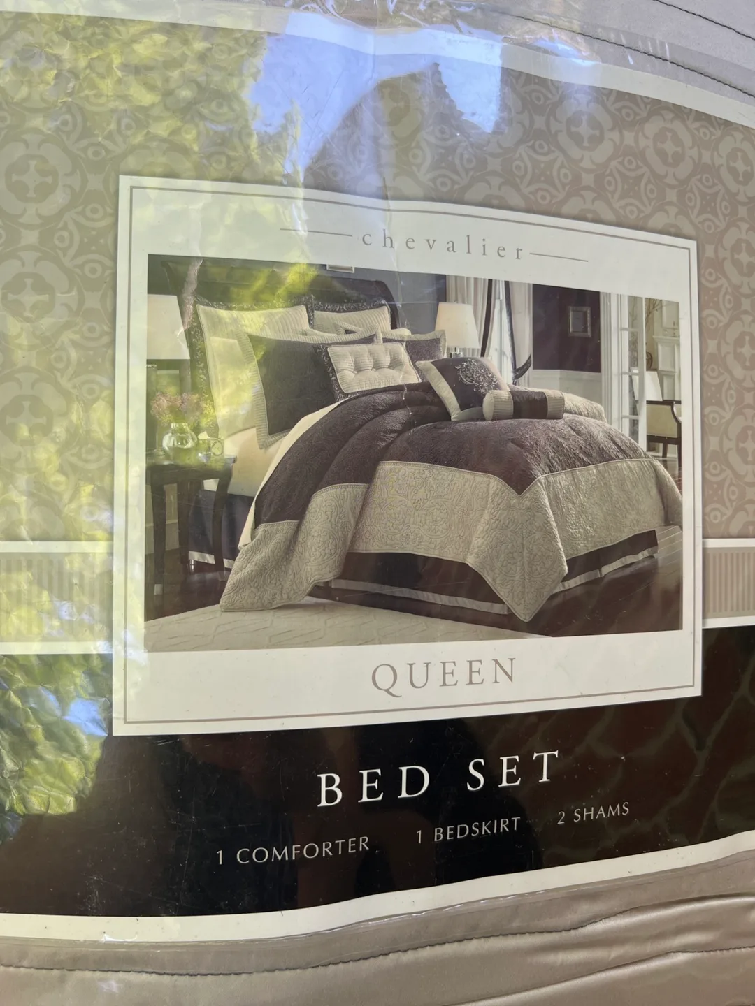 Chevalier Queen Bed Set - New thumbnail