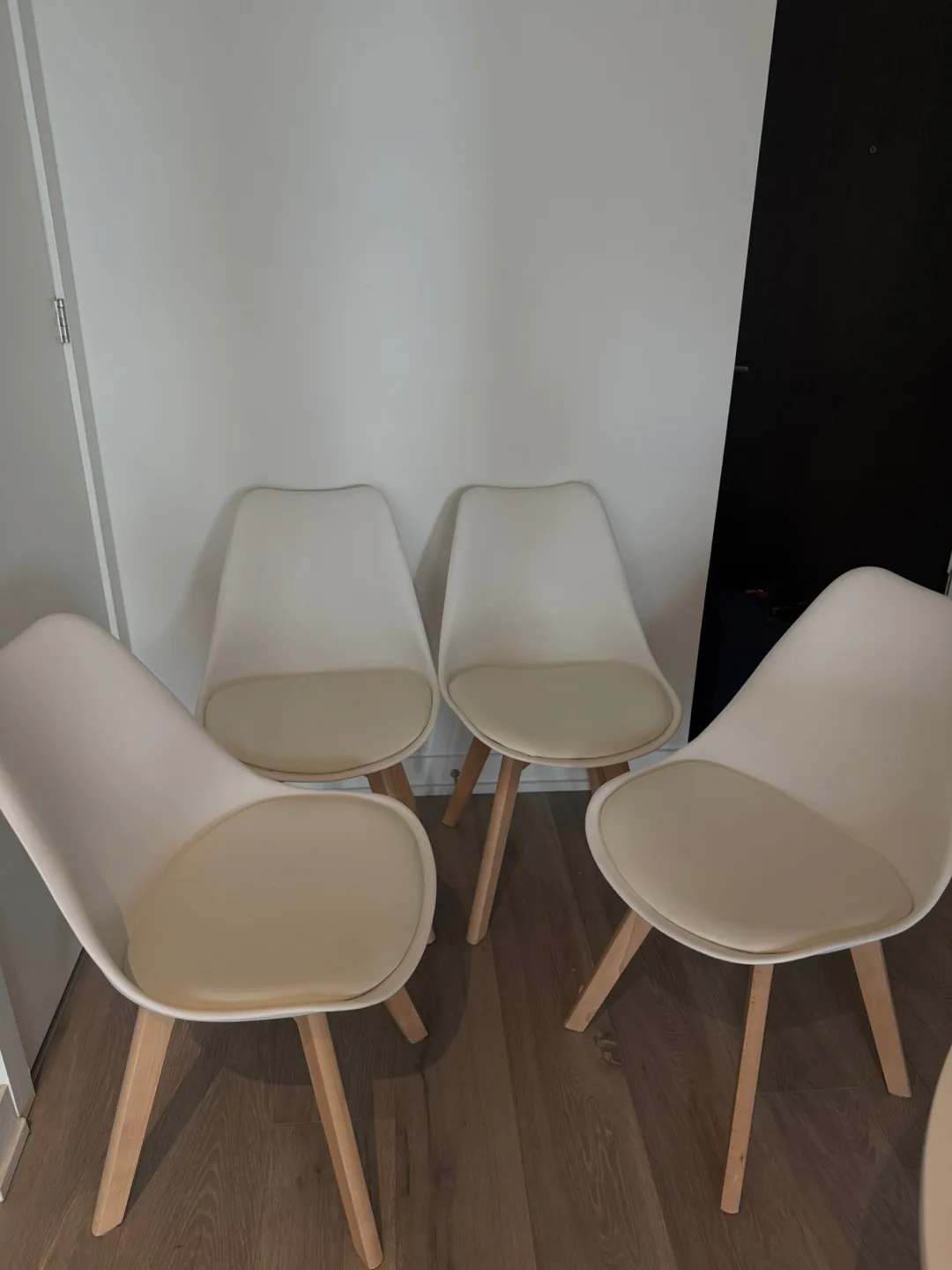 4 Dining Chairs thumbnail