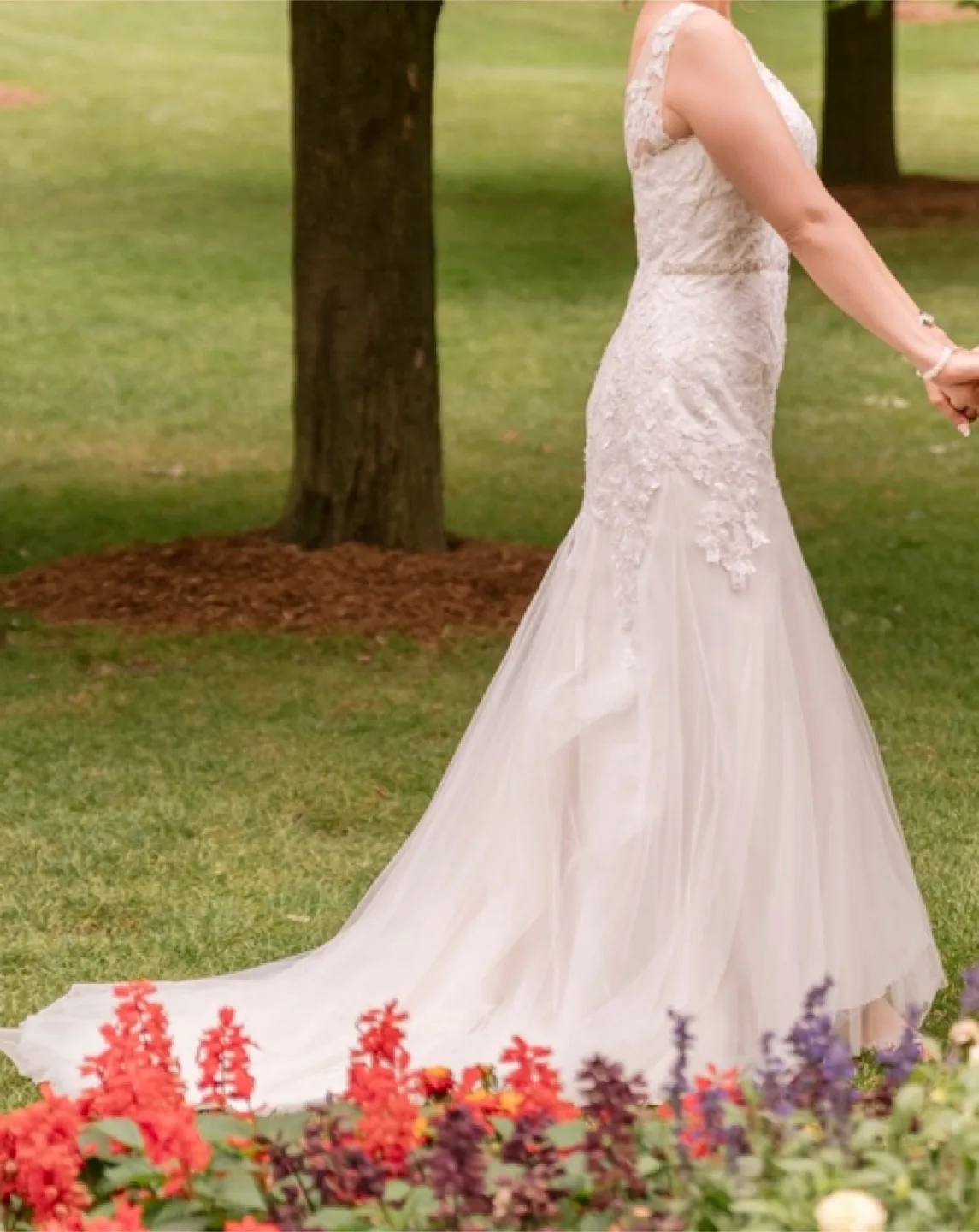 Wedding Dress - Lace Detail Size 12 image indicator(5)