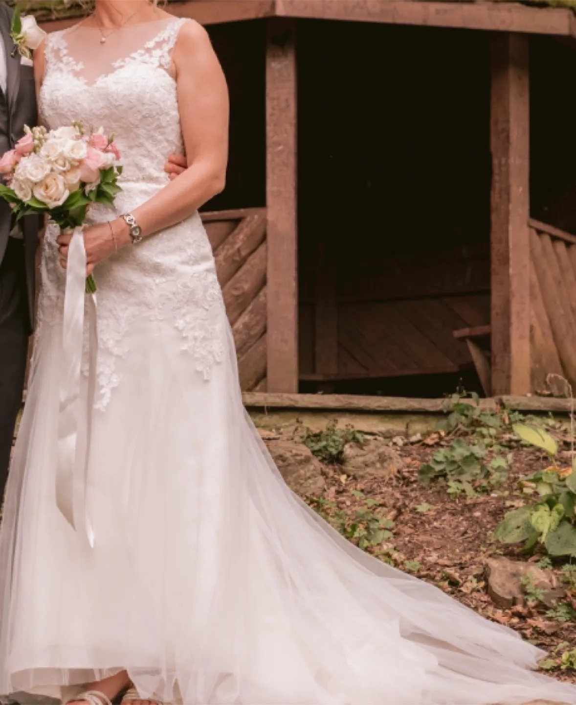 Wedding Dress - Lace Detail Size 12 image indicator(3)