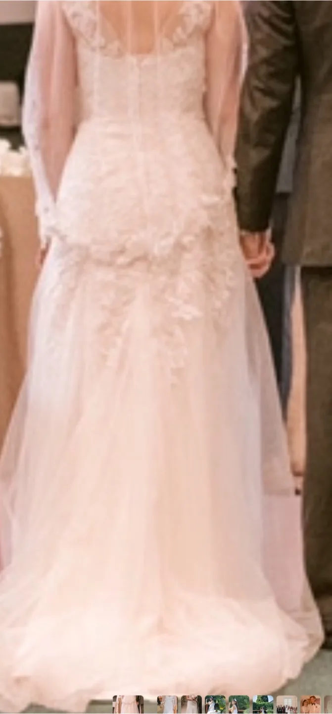 Wedding Dress - Lace Detail Size 12 image indicator(7)