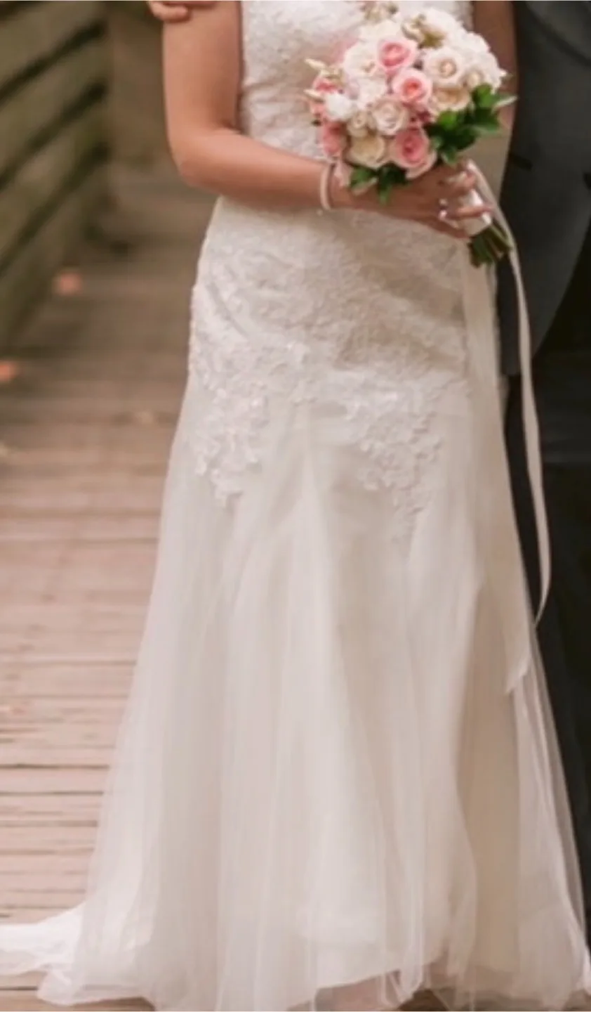 Wedding Dress - Lace Detail Size 12 image indicator(8)