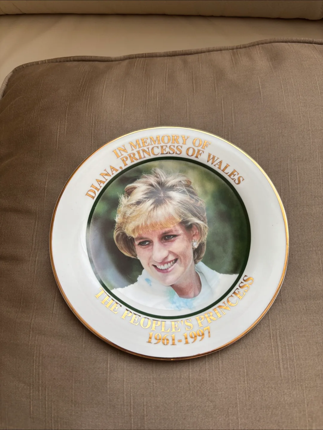 🇨🇦🍁Diana, Princess of Wales Commemorative Plate thumbnail