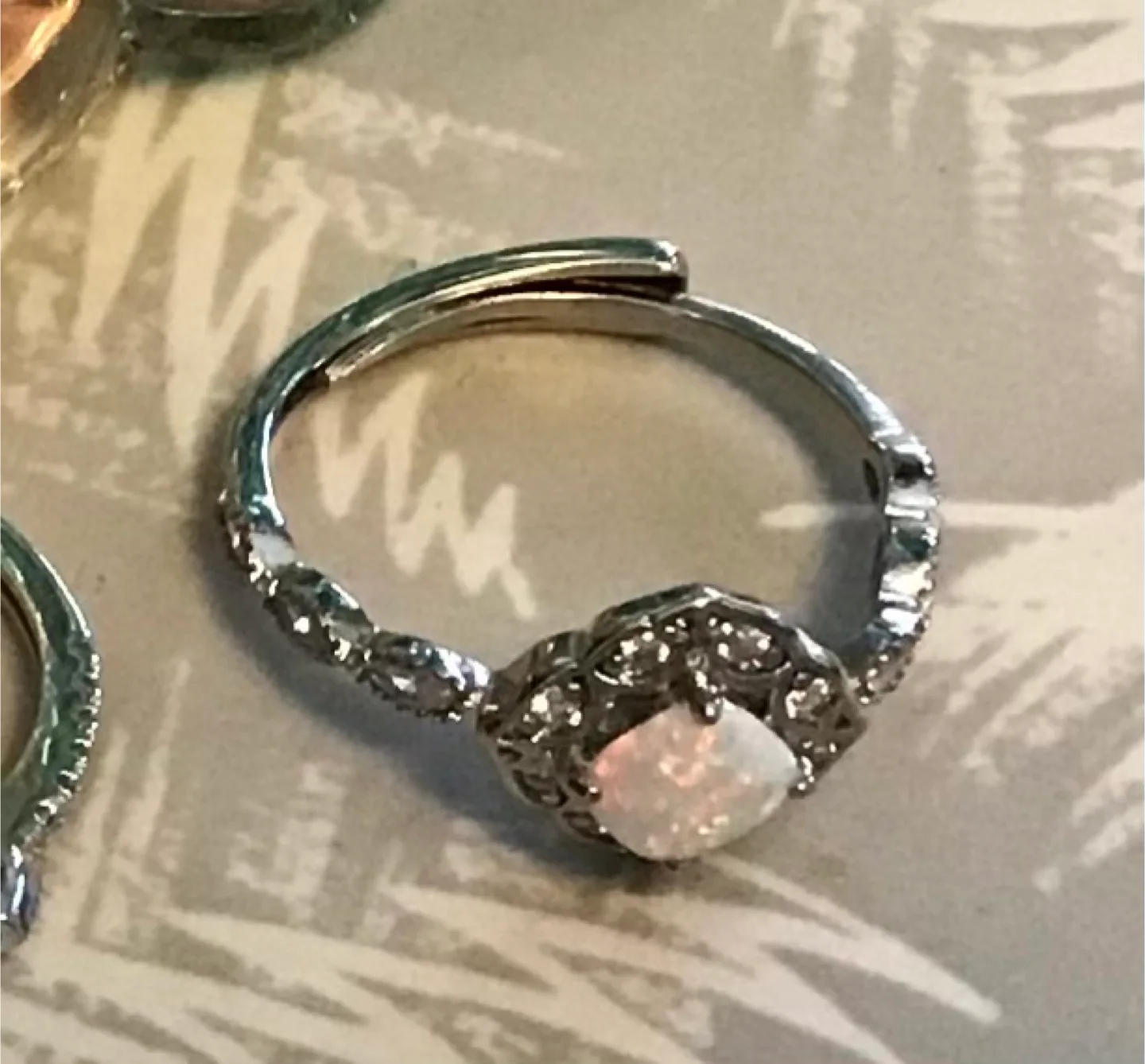 🤩 Assorted Fashion Rings image indicator(6)