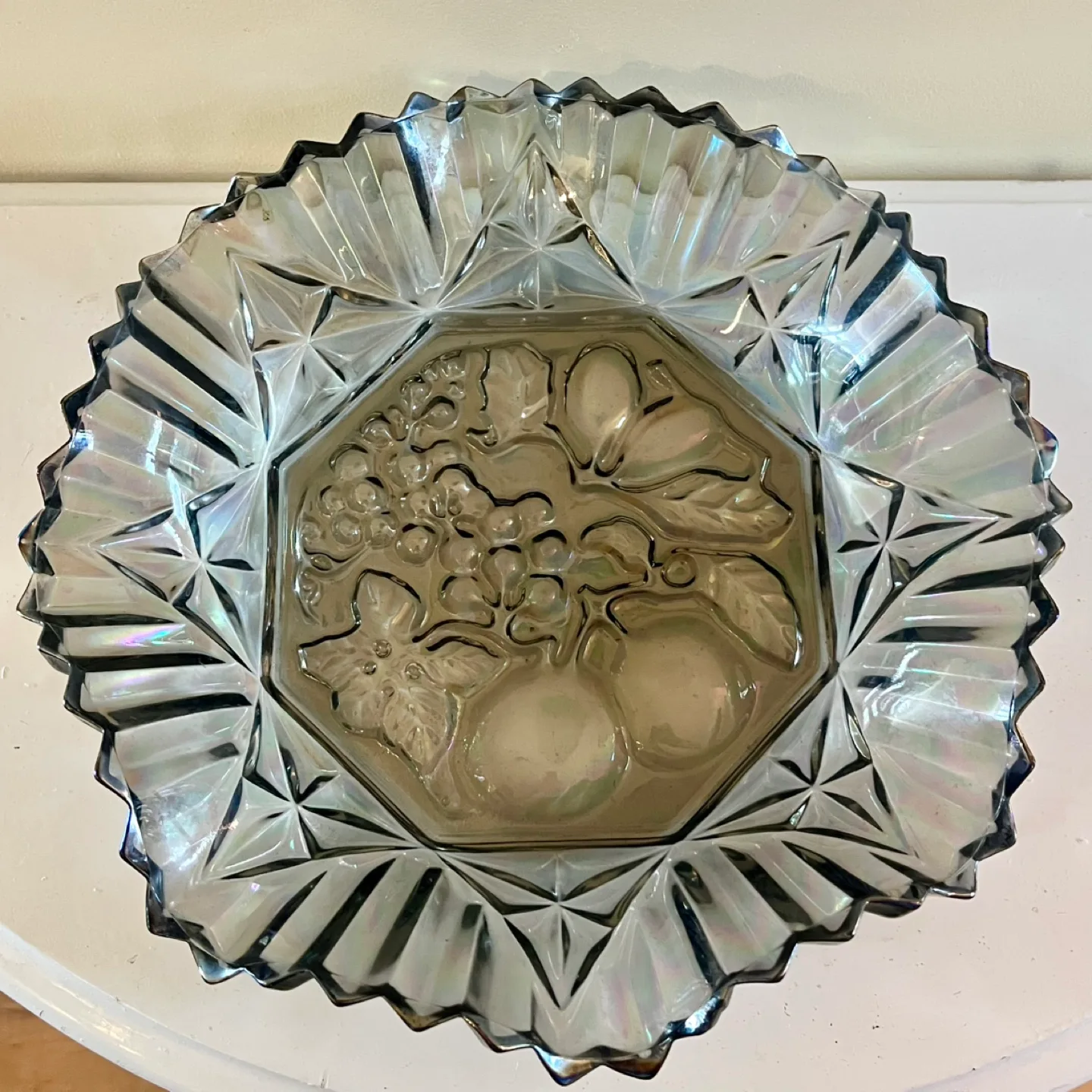 FEDERAL GLASS Pioneer Smoke Carnival Crimped Bowl image indicator(6)