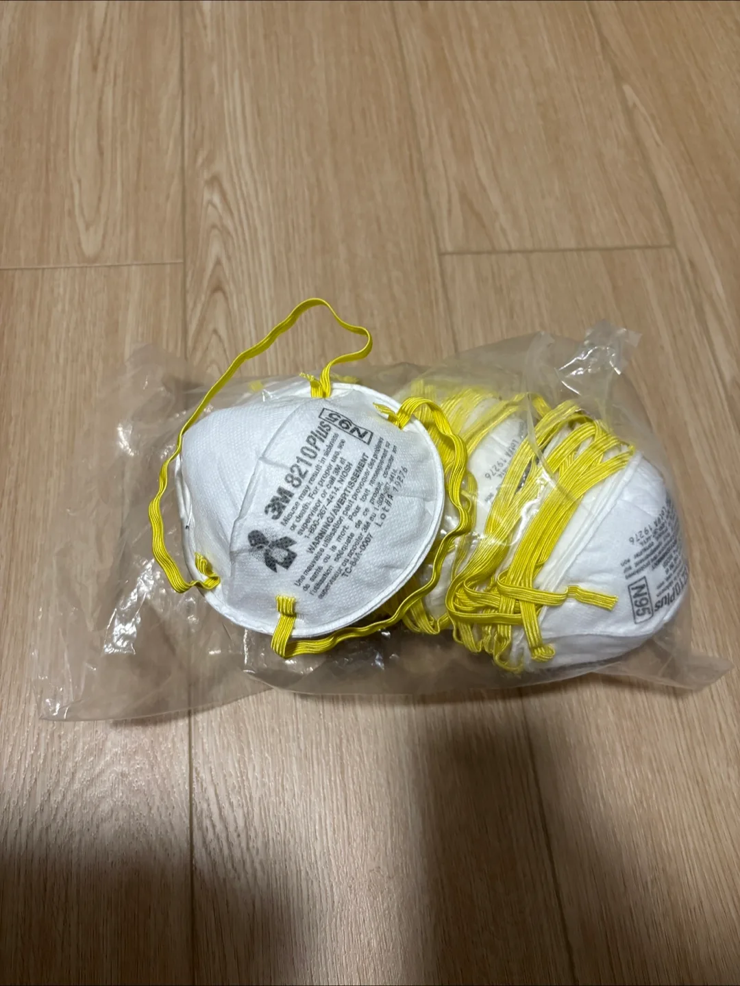 3M 8210Plus N95 Respirator Masks thumbnail