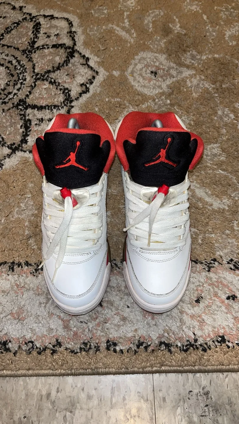 Air Jordan Retro 2006 Fire Red Size 6 thumbnail
