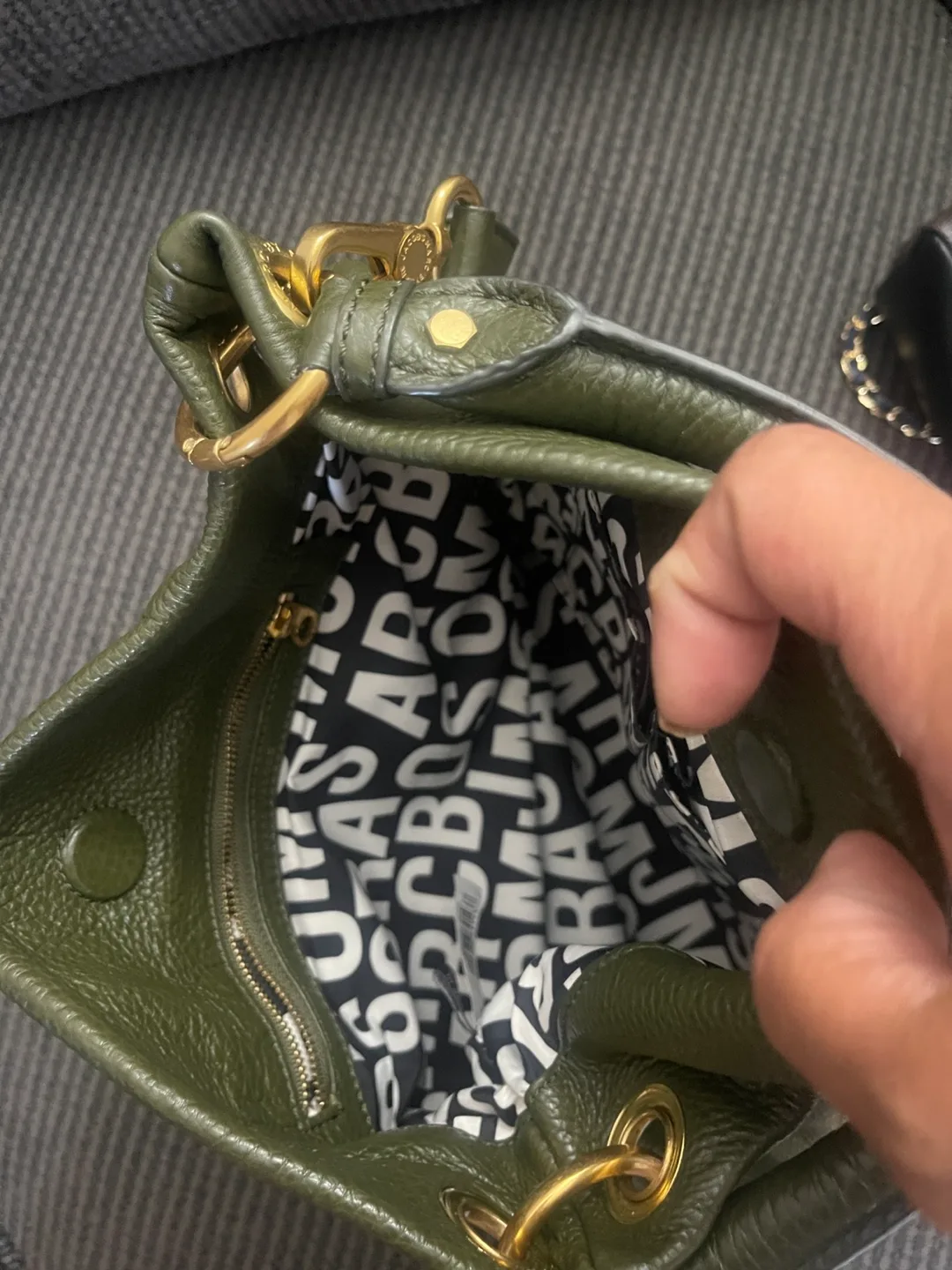 Marc Jacob image indicator(2)